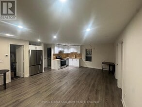 355 Eagle St in Newmarket, ON - Building Photo - Building Photo