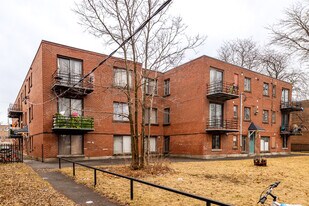 8371-8377 24E Av in Montréal, QC - Building Photo