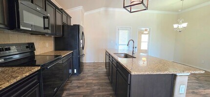1025 Pine Leaf Pl in Odessa, TX - Building Photo - Building Photo