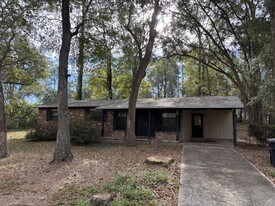 2409 Almond Dr in Tallahassee, FL - Building Photo