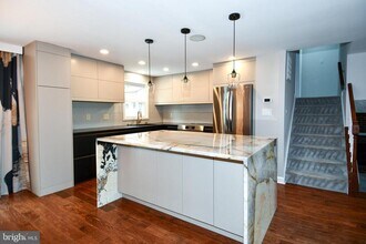 8844 Mourning Dove Ct in Gaithersburg, MD - Building Photo - Building Photo