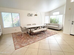 1040 E Silverwood Dr in Phoenix, AZ - Building Photo - Building Photo