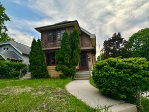 2777 N 48th St, Unit 2779 - Lower in Milwaukee, WI - Building Photo - Building Photo