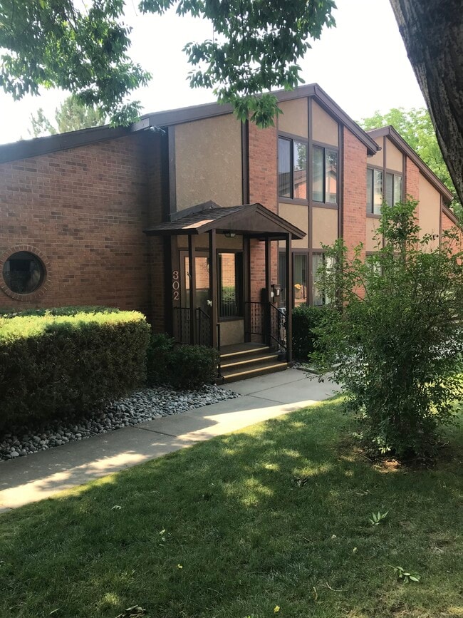 property at 636 Horizon Dr