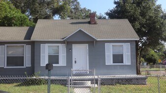 4601 12th Ave S in St. Petersburg, FL - Building Photo