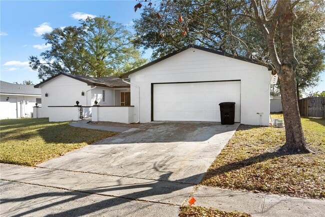 621 Ashberry Ln in Altamonte Springs, FL - Building Photo - Building Photo