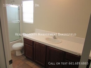 12304 High Country Dr in Bakersfield, CA - Building Photo - Building Photo