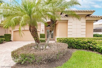 6105 Dogleg Dr in Naples, FL - Building Photo - Building Photo