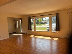 1814 Holly Ave in Darien, IL - Building Photo - Building Photo