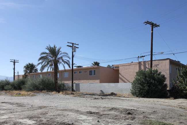 Olive Court Apartments in Indio, CA - Foto de edificio - Building Photo