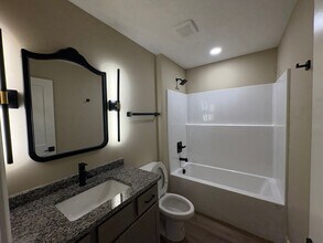 566 Vining Ln in Bowling Green, KY - Building Photo - Building Photo