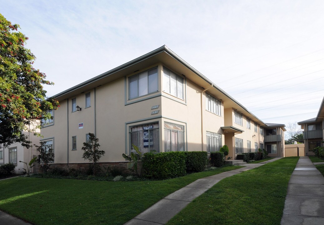 3638-3640 Carmona Ave in Los Angeles, CA - Building Photo