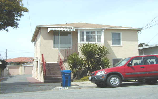 6719 Portola Dr in El Cerrito, CA - Building Photo - Building Photo