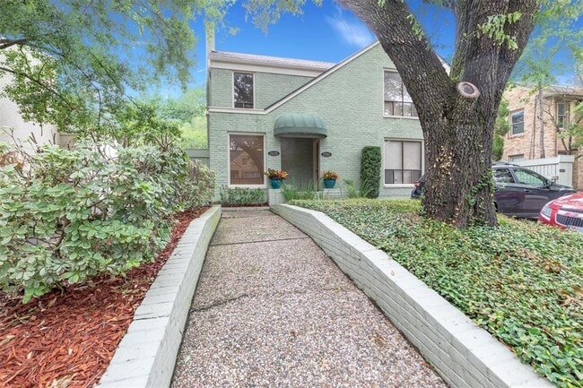 property at 2038 Bissonnet St