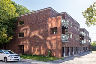 Habitations Place Hillside in Westmount, QC - Building Photo
