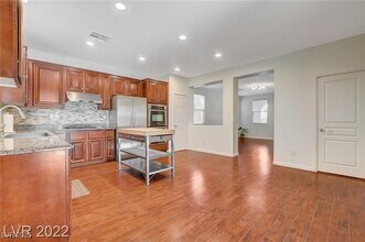 7238 Neches Ave in Las Vegas, NV - Building Photo - Building Photo