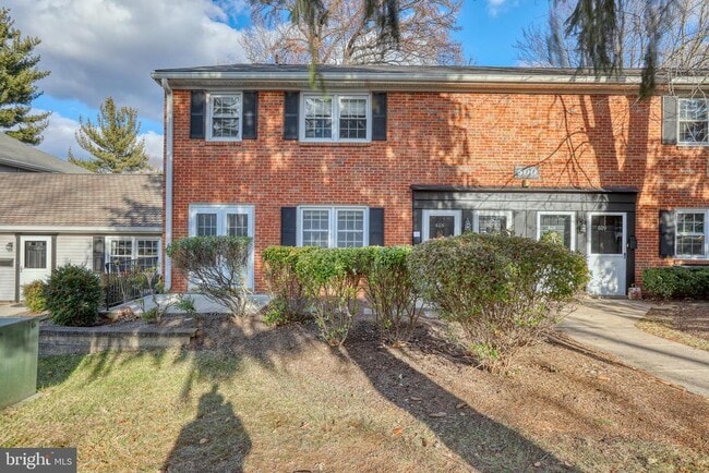 property at 606 Yardley Commons
