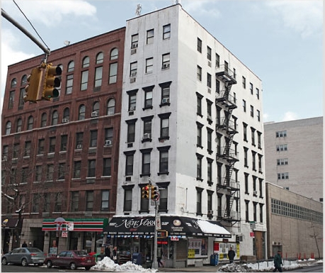 201 E 20th St in New York, NY - Building Photo