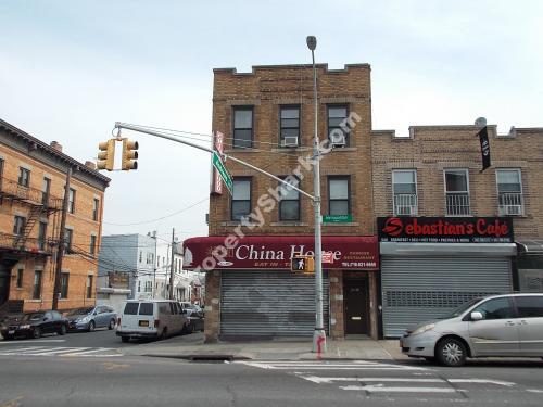 5501 Metropolitan Ave in Ridgewood, NY - Building Photo