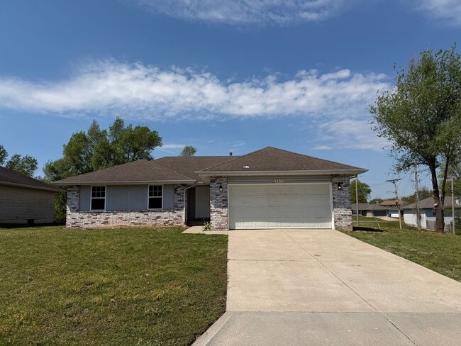 property at 3413 Leawood Ave