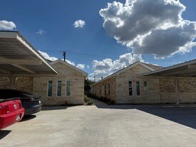 1610 W Broome St in Edinburg, TX - Building Photo