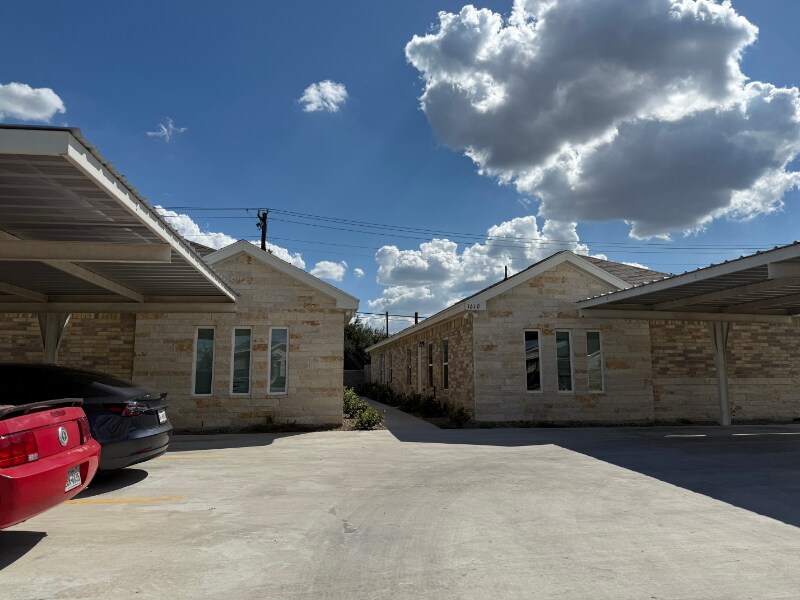 1610 W Broome St in Edinburg, TX - Building Photo