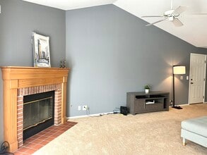 20 Ashburn Ct in Schaumburg, IL - Building Photo - Building Photo