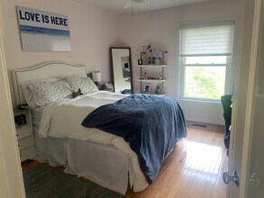 2103 N Rolfe St, Unit B in Arlington, VA - Building Photo - Building Photo