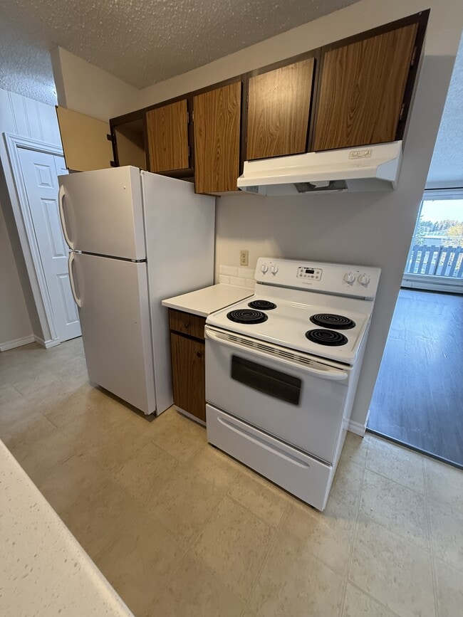 80 Brookwood Dr in Spruce Grove, AB - Building Photo - Building Photo