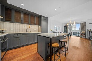 2 Shore Ln in Jersey City, NJ - Building Photo