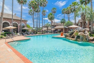 Elle at the Medical Center in Houston, TX - Building Photo