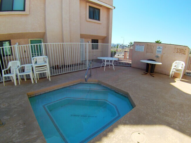 3400 Sunriver Rd in Bullhead City, AZ - Building Photo - Building Photo