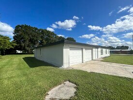 3176 S 25th St in Fort Pierce, FL - Building Photo