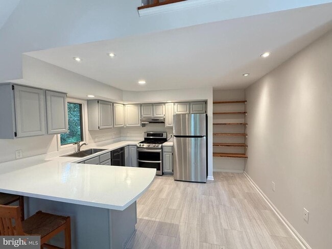 property at 100 Aquia Creek Rd