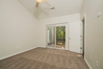 River Oaks Villas in Perrysburg, OH - Foto de edificio - Interior Photo