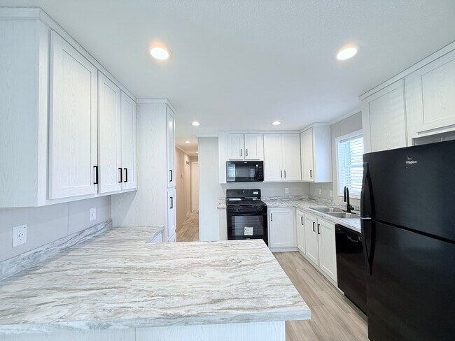 29805 Jamestown Dr in New Baltimore, MI - Building Photo - Building Photo