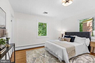 6353 Crosswoods Dr in Falls Church, VA - Building Photo - Building Photo