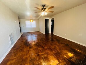 2324 SW 47th St in Oklahoma City, OK - Building Photo - Building Photo