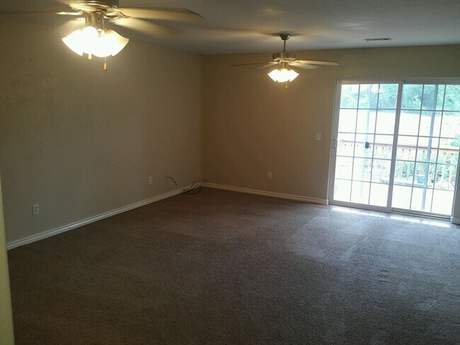 251 Graystone Cir-Unit -249 Graystone in Centerton, AR - Building Photo - Building Photo