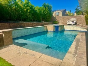 10554 Wood Duck Dr in San Diego, CA - Building Photo - Building Photo