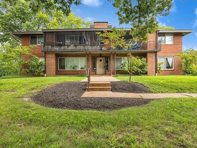 8227 Delmar Blvd, Unit 1E