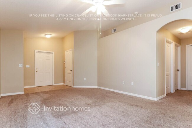 7725 Maroon Peak Dr in Ruskin, FL - Building Photo - Building Photo
