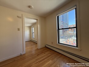 222 Cambridge St, Unit 2 in Boston, MA - Building Photo - Building Photo