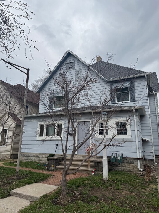 227 1/2 N Main St in Findlay, OH - Building Photo