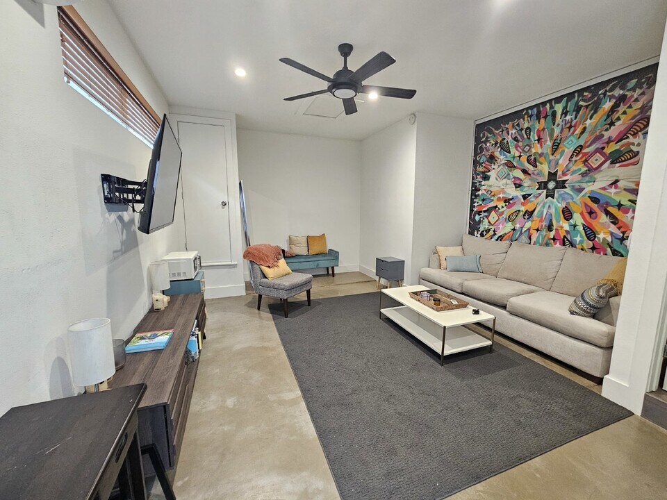 2307 2nd-Unit -B-1 in Austin, TX - Foto de edificio