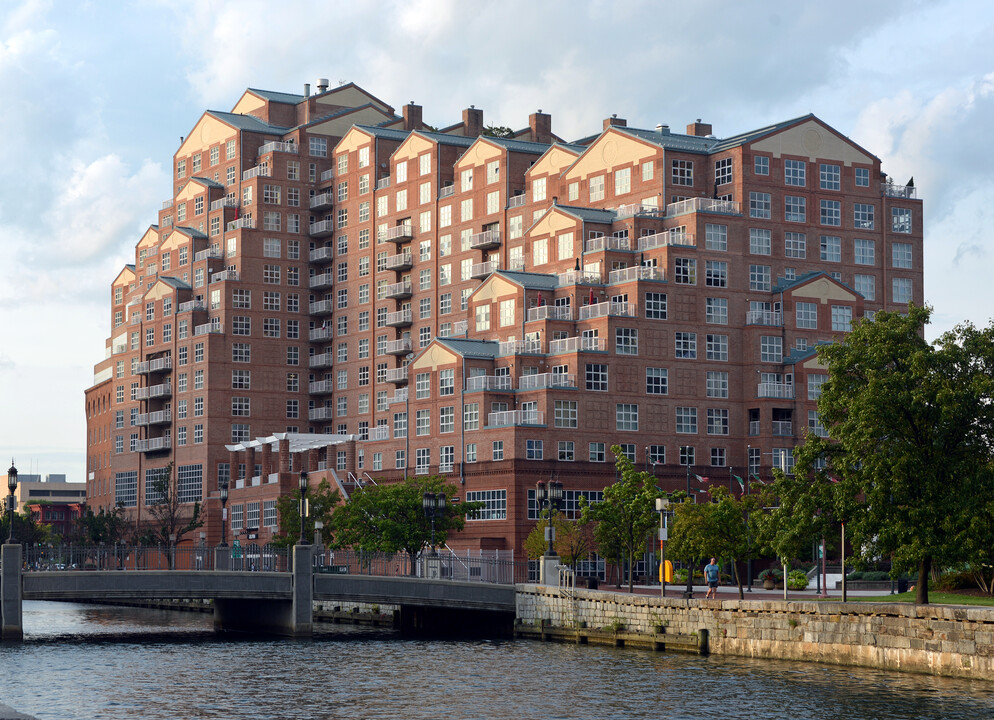 Scarlett Place in Baltimore, MD - Building Photo