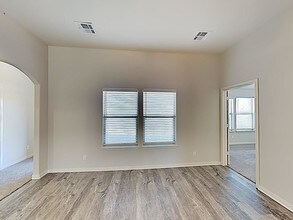 421 E Mobile Terrace in Mustang, OK - Building Photo - Building Photo