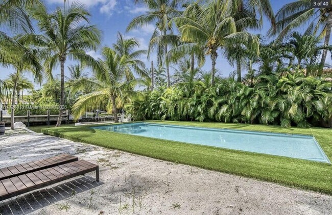 7960 Hawthorne Ave in Miami Beach, FL - Building Photo - Building Photo