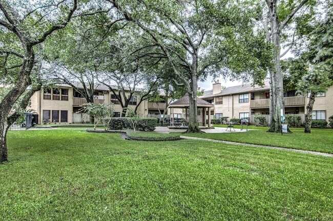 5001 Lamonte Ln in Houston, TX - Building Photo - Building Photo