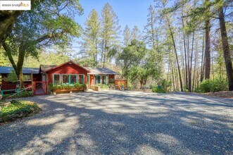 3611 Calistoga Rd in Santa Rosa, CA - Building Photo - Building Photo